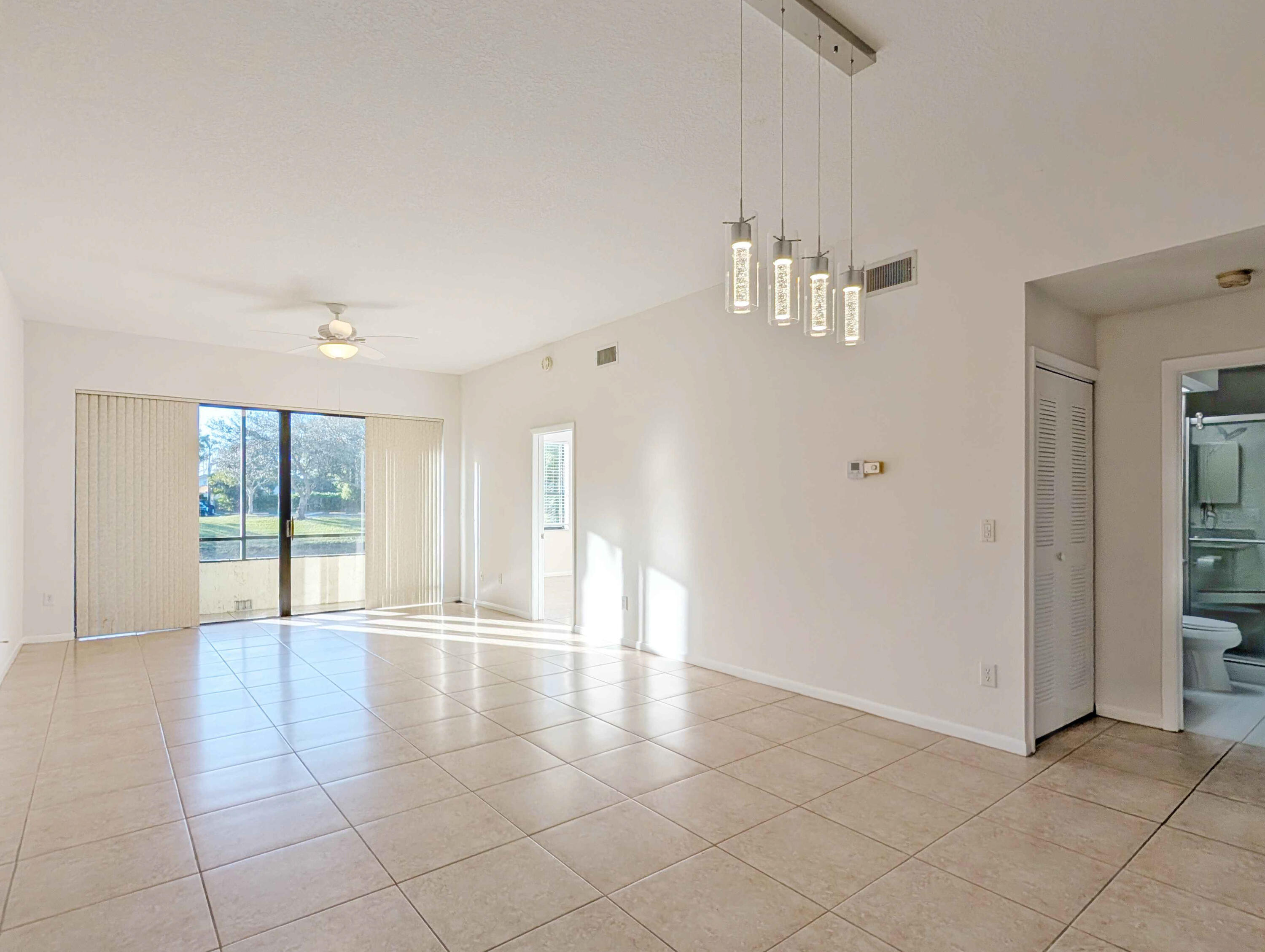 7535 La Paz Boulevard, Unit 107 Boca Raton, FL 33433 - Photo 6 of 28 1000015543-2