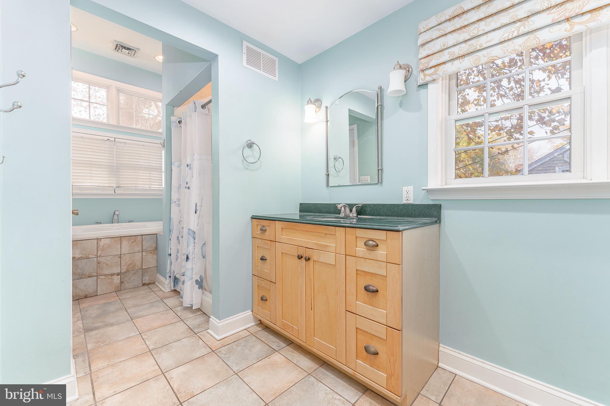 413 Golfview Road Wallingford, PA 19086 - Photo 33 of 49 Primary Bathroom