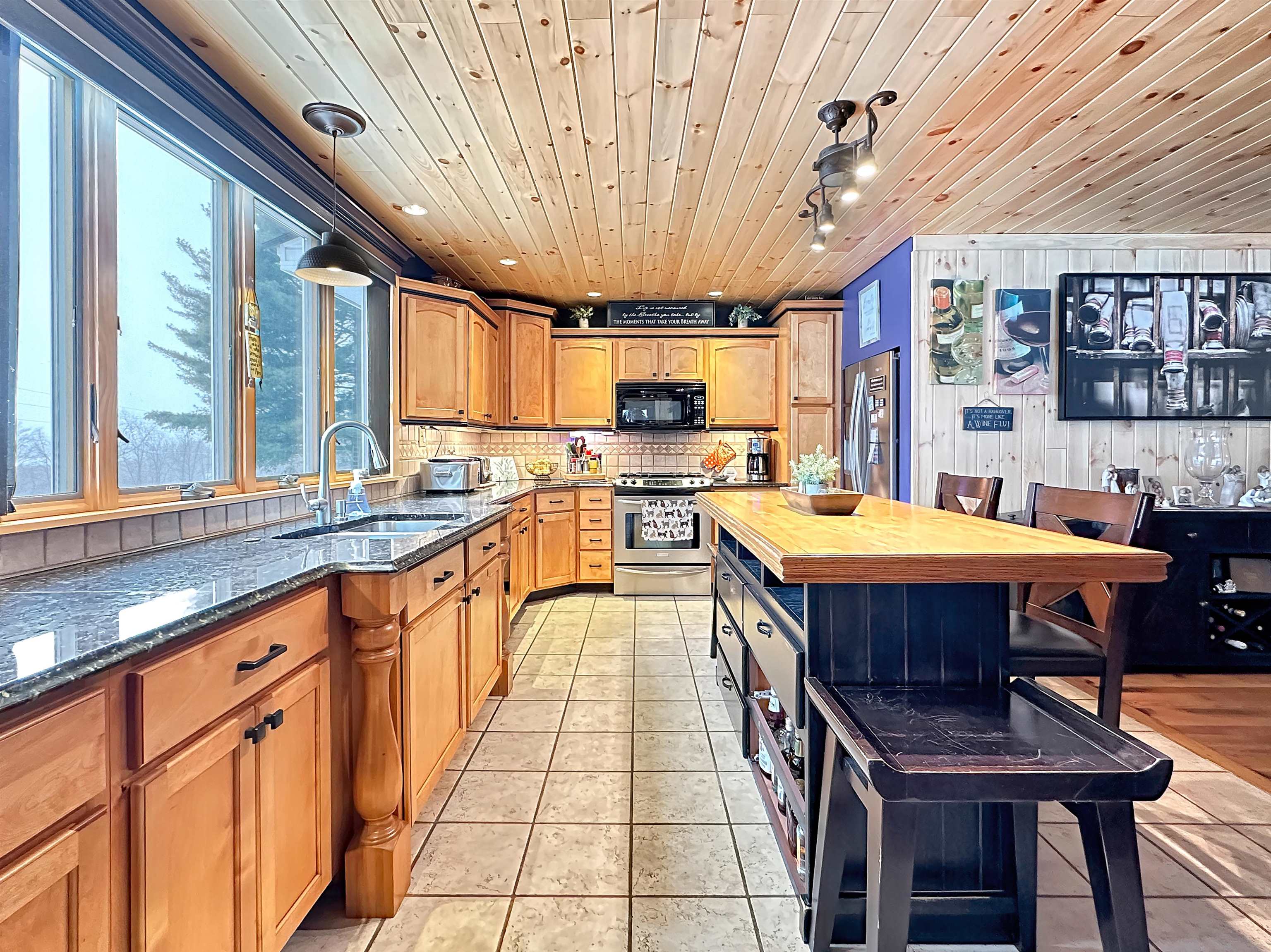 257 Main Street Colebrook, NH 03576 - Photo 5 of 60
