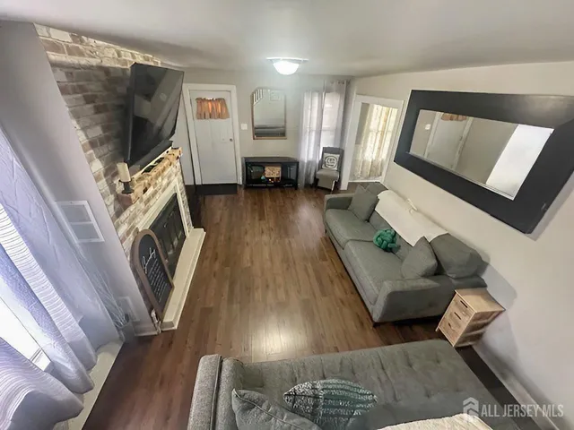 $319,900 | 25 Brook Lane, Hamilton, NJ 08619