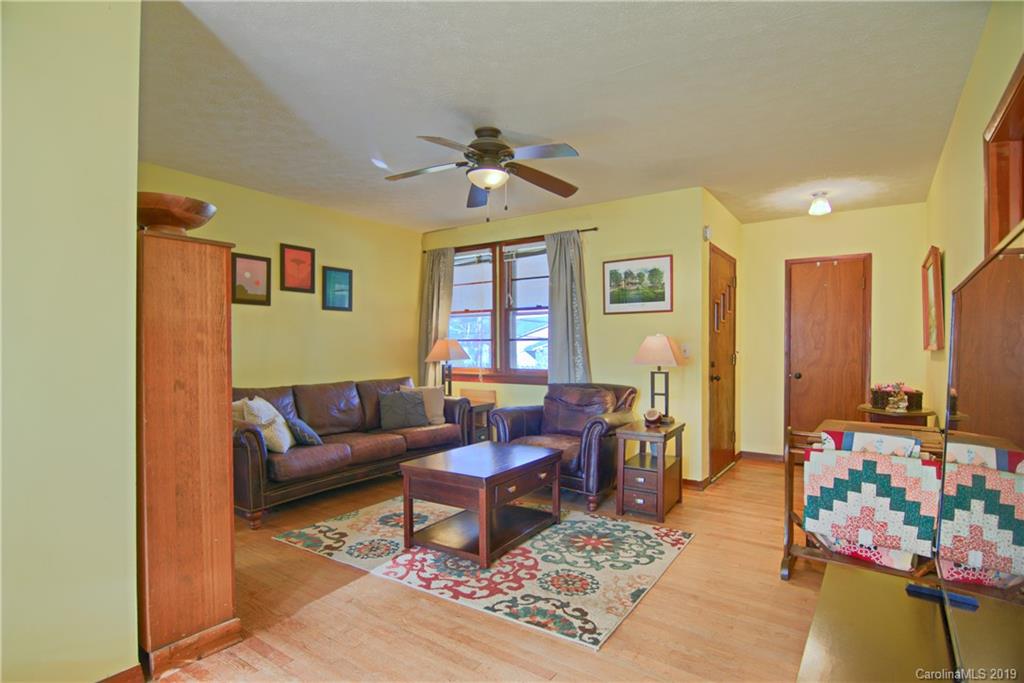 606 Hebron Road Hendersonville, NC 28739 - Photo 11 of 24 Gallery Image 11