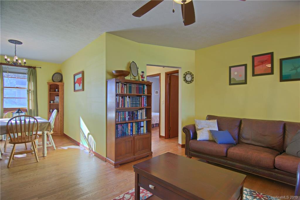 606 Hebron Road Hendersonville, NC 28739 - Photo 12 of 24 Gallery Image 12