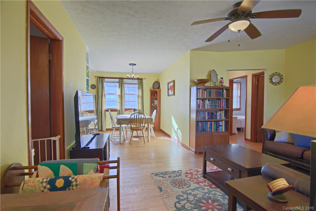606 Hebron Road Hendersonville, NC 28739 - Photo 13 of 24 Gallery Image 13