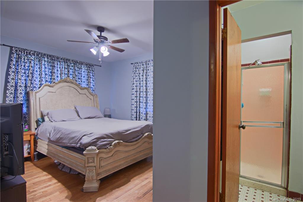 606 Hebron Road Hendersonville, NC 28739 - Photo 15 of 24 Gallery Image 15