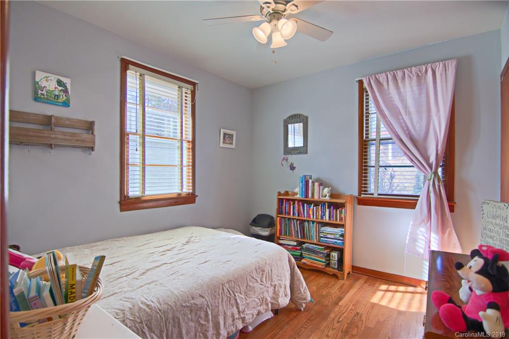 606 Hebron Road Hendersonville, NC 28739 - Photo 19 of 24 Gallery Image 19