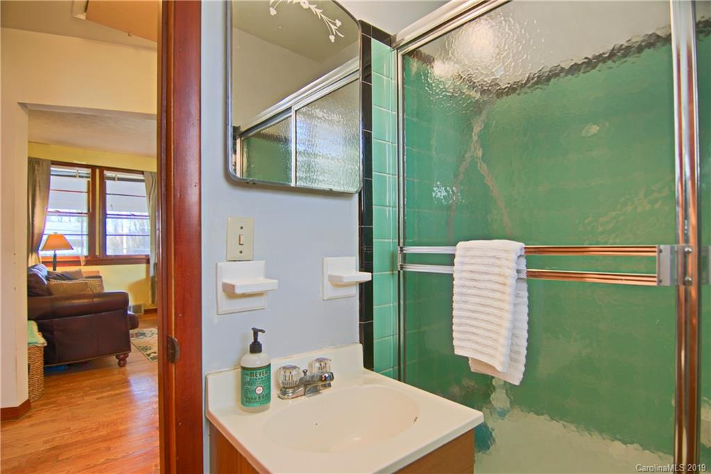 606 Hebron Road Hendersonville, NC 28739 - Photo 20 of 24 Gallery Image 20