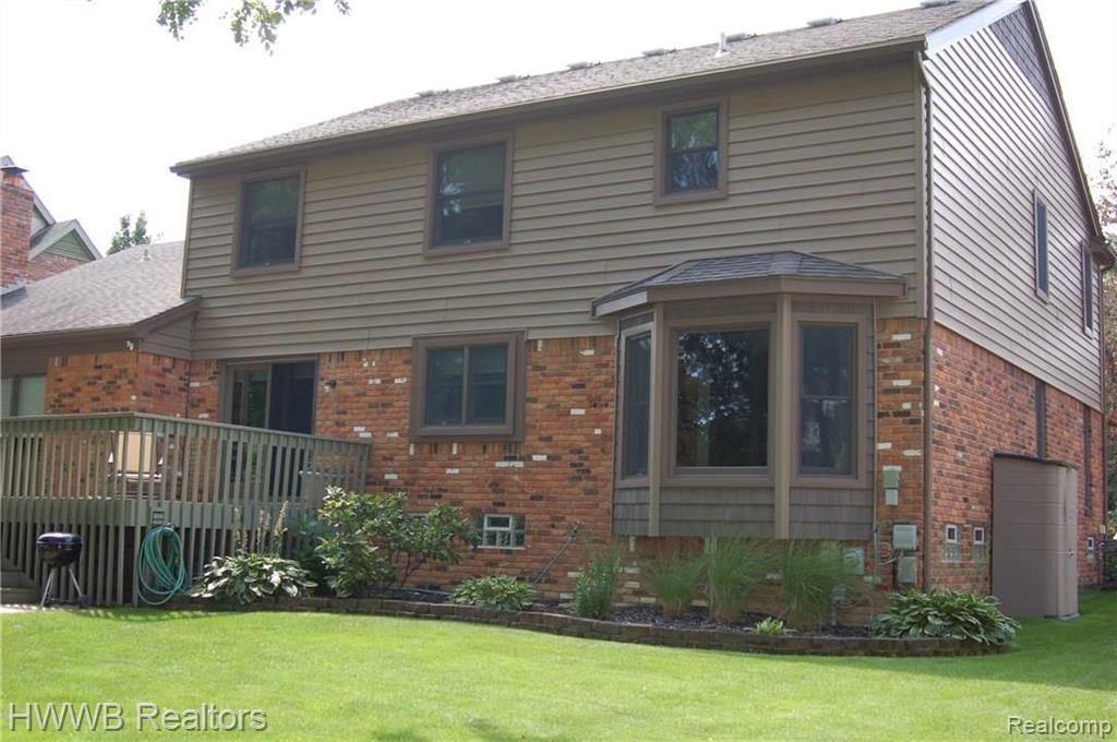 564 Sunlight Drive Rochester Hills, MI 48309 - Photo 2 of 47