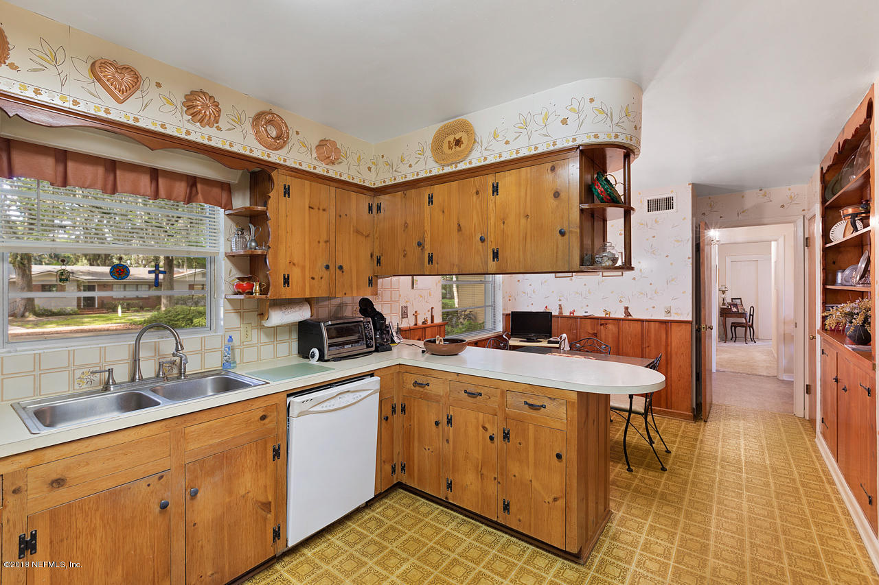 3691 Hilliard Road Jacksonville, FL 32217 - Photo 15 of 30 Kitchen