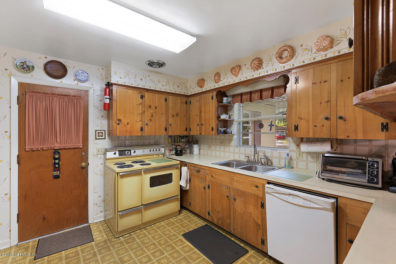 3691 Hilliard Road Jacksonville, FL 32217 - Photo 16 of 30 Kitchen