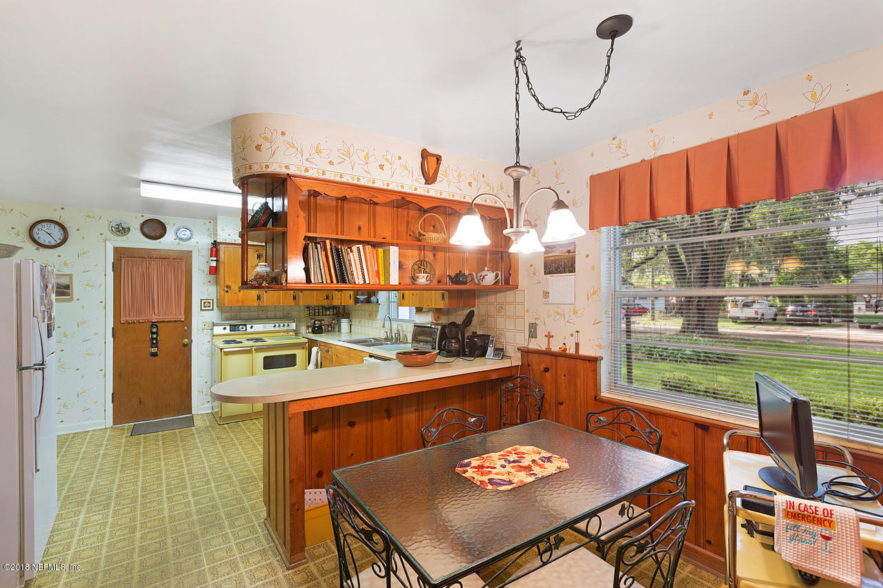 3691 Hilliard Road Jacksonville, FL 32217 - Photo 18 of 30 Kitchen