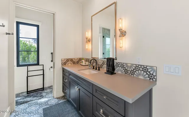 $44,995 | 5353 East Sanna Street, Paradise Valley, AZ 85253