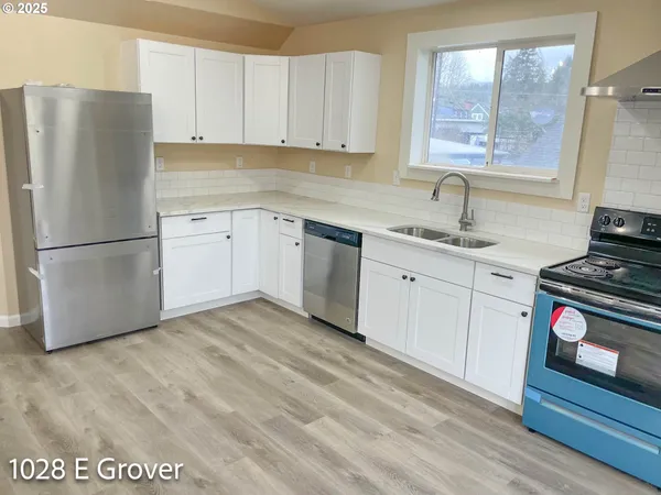 $419,900 | 1028 East Grover Avenue, Cottage Grove, OR 97424