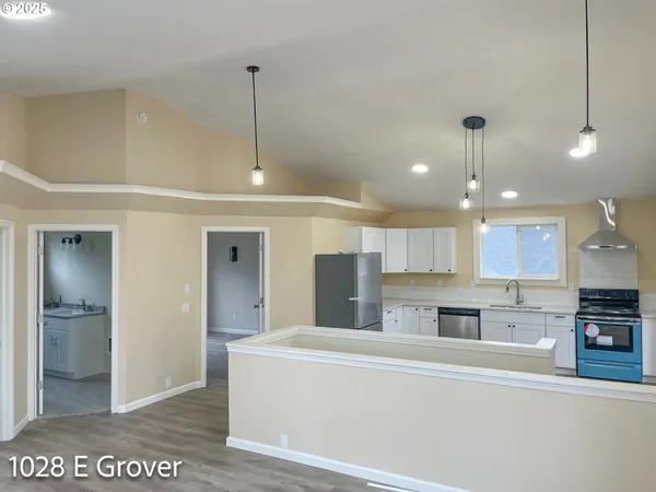 $419,900 | 1028 East Grover Avenue, Cottage Grove, OR 97424