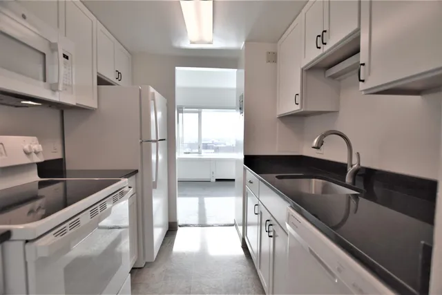 $279,000 | 555 East William Street, Unit 14C, Ann Arbor, MI 48104