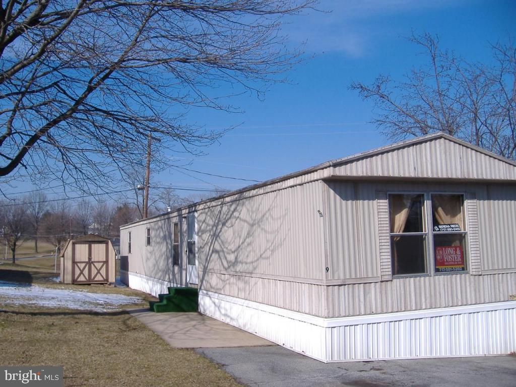 9 Earl Lane Lititz, PA 17543 - Photo 1 of 13 Gallery Image 1