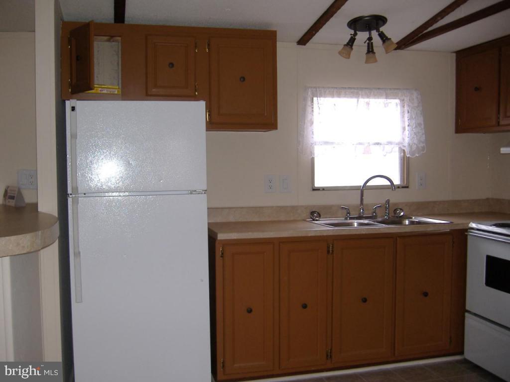 9 Earl Lane Lititz, PA 17543 - Photo 3 of 13 Gallery Image 3