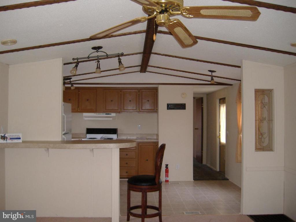 9 Earl Lane Lititz, PA 17543 - Photo 5 of 13 Gallery Image 5