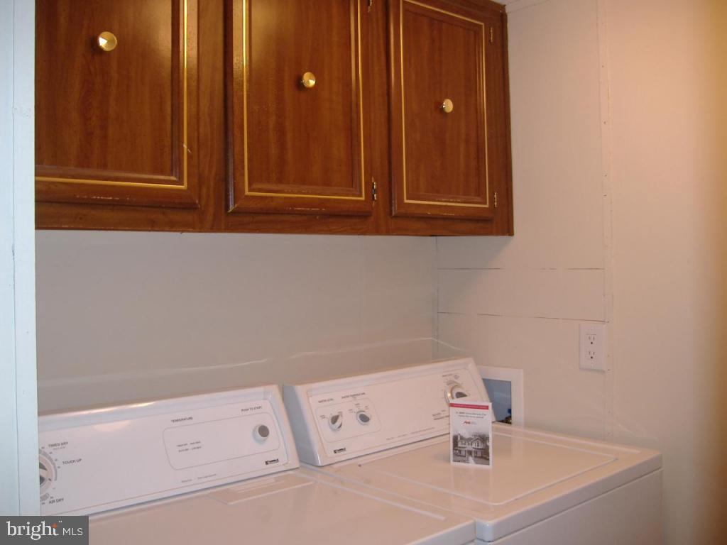 9 Earl Lane Lititz, PA 17543 - Photo 7 of 13 Gallery Image 7