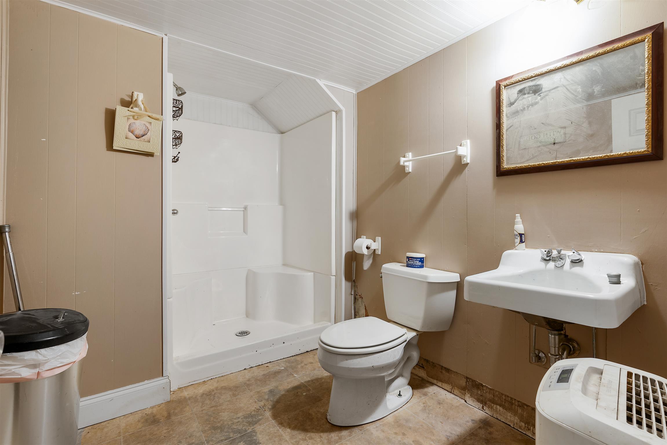 1578 Hickory Point Road Clarksville, TN 37043 - Photo 12 of 17 a bathroom with a toilet sink and mirror