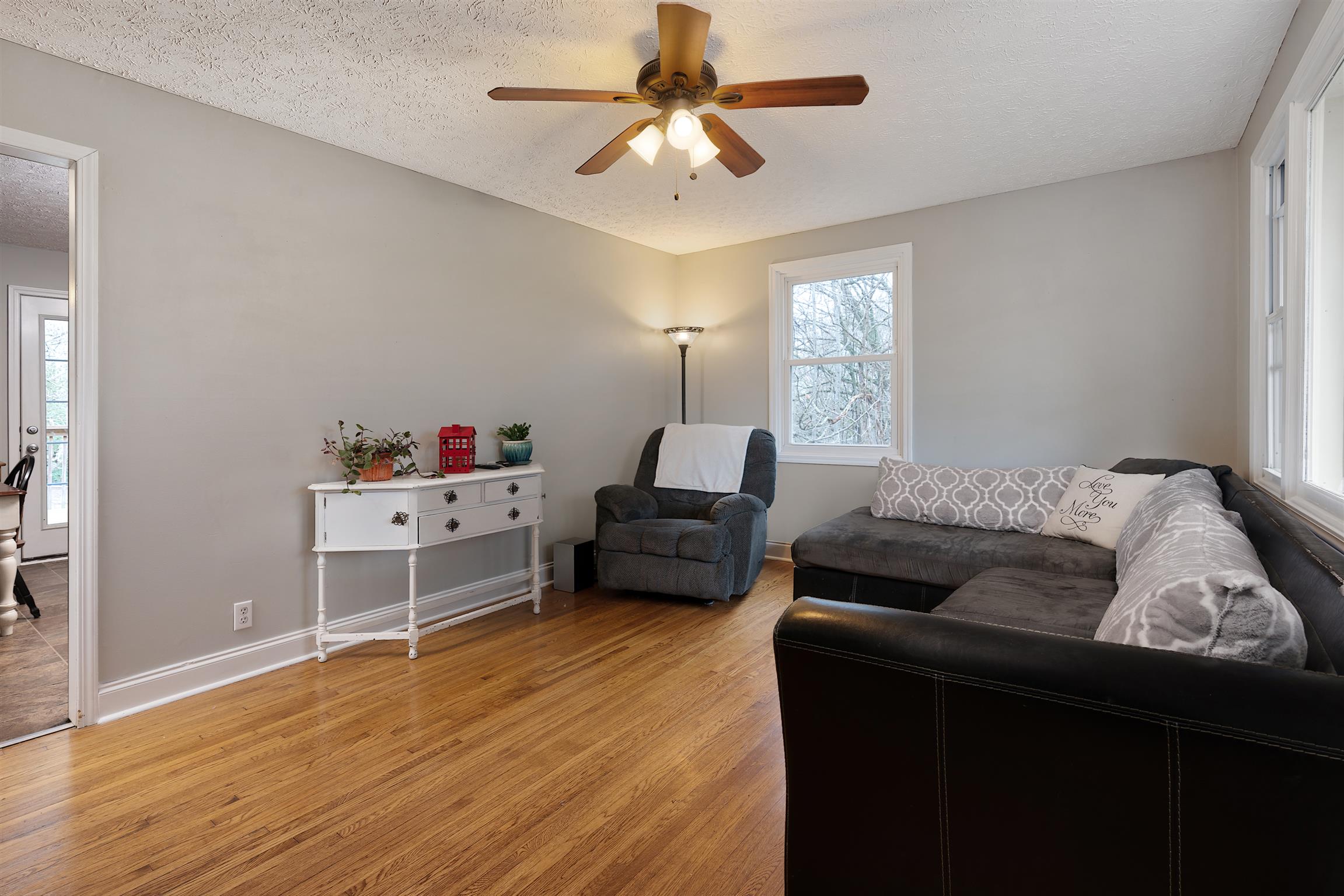 1578 Hickory Point Road Clarksville, TN 37043 - Photo 3 of 17 a bedroom with furniture and a bed
