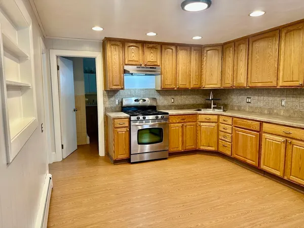 $2,950 | 187 White Street, Unit 1, Lowell, MA 01854
