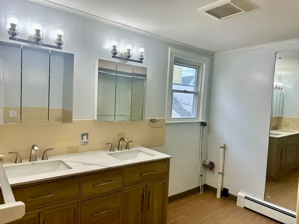 $2,950 | 187 White Street, Unit 1, Lowell, MA 01854