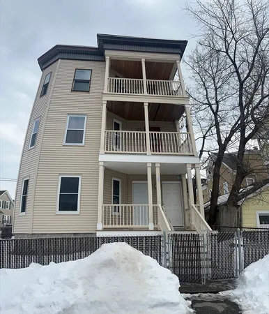 $2,950 | 187 White Street, Unit 1, Lowell, MA 01854