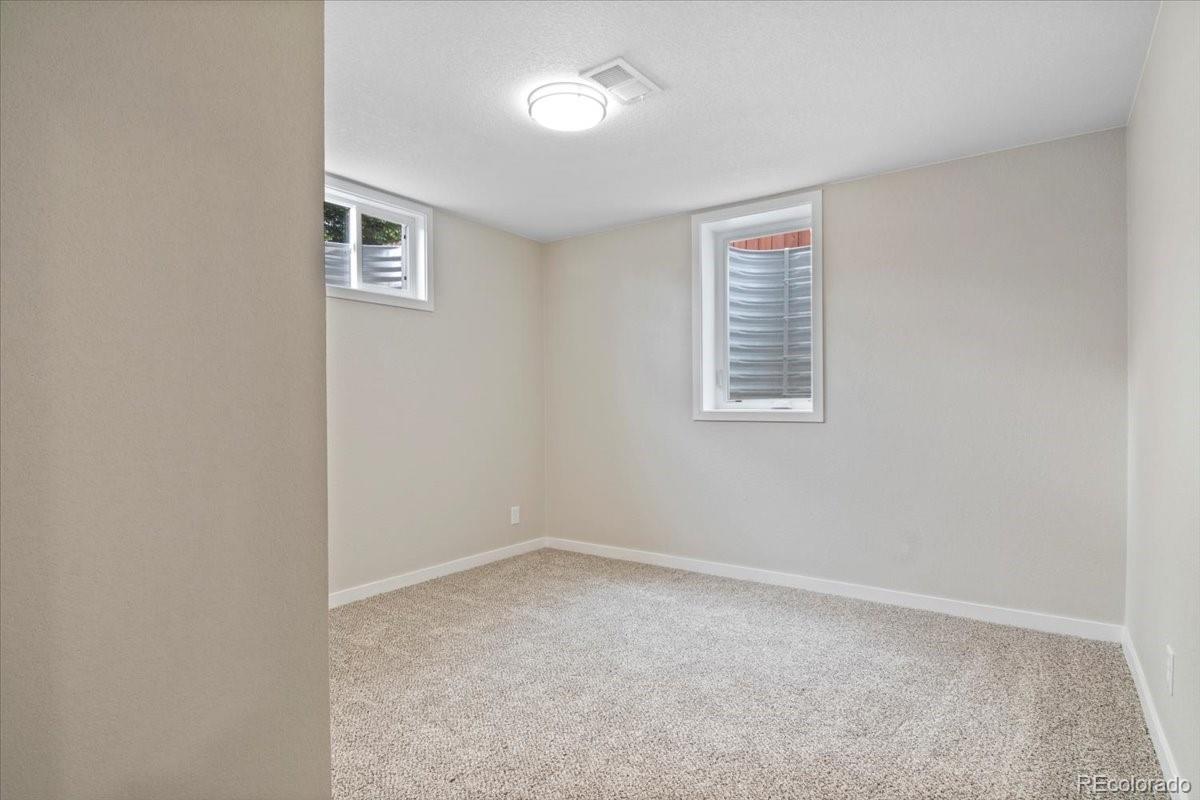 7161 Avrum Drive Denver, CO 80221 - Photo 32 of 40