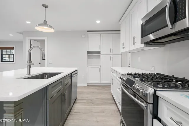 $379,000 | 142 East Lakewood Avenue, Ocean Gate, NJ 08740