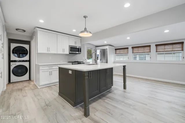 $379,000 | 142 East Lakewood Avenue, Ocean Gate, NJ 08740