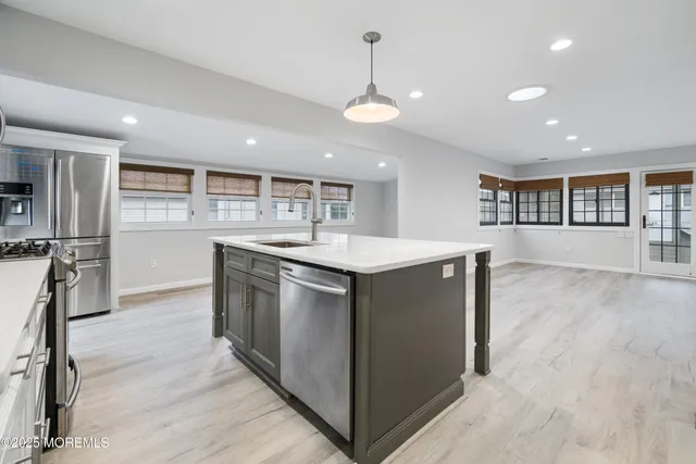 $379,000 | 142 East Lakewood Avenue, Ocean Gate, NJ 08740