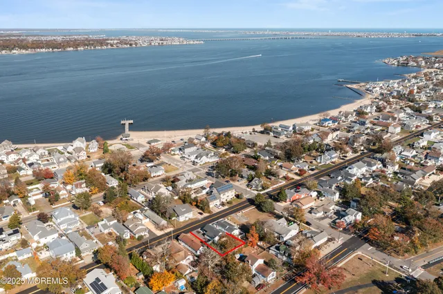$379,000 | 142 East Lakewood Avenue, Ocean Gate, NJ 08740