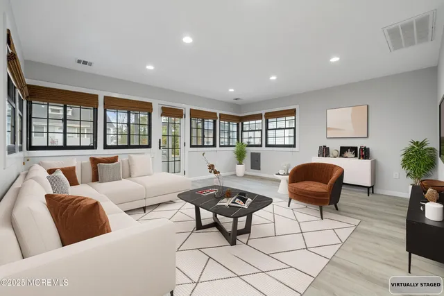 $379,000 | 142 East Lakewood Avenue, Ocean Gate, NJ 08740