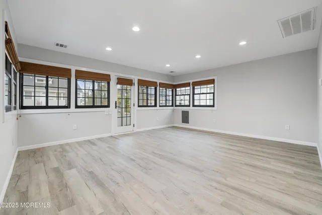 $379,000 | 142 East Lakewood Avenue, Ocean Gate, NJ 08740