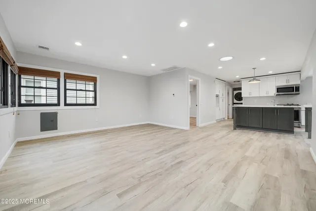 $379,000 | 142 East Lakewood Avenue, Ocean Gate, NJ 08740