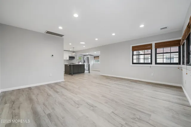 $379,000 | 142 East Lakewood Avenue, Ocean Gate, NJ 08740