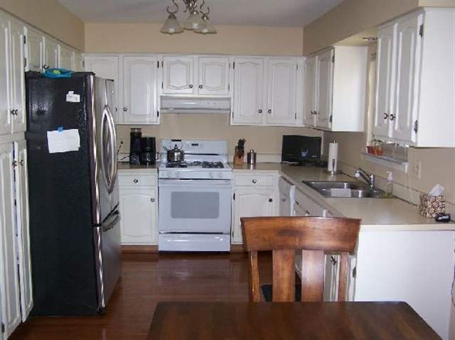 2085 Cumberland Road Rochester, MI 48307 - Photo 2 of 15 31017648-1.JPG