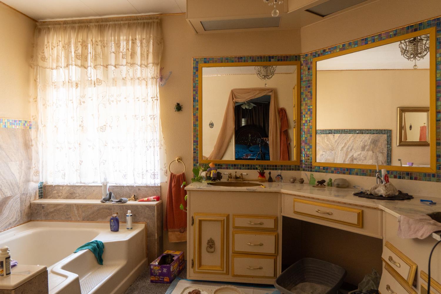 2500 North State Highway, Unit 36 Merced, CA 95348 - Photo 27 of 50 a bathroom with a tub sink and mirror