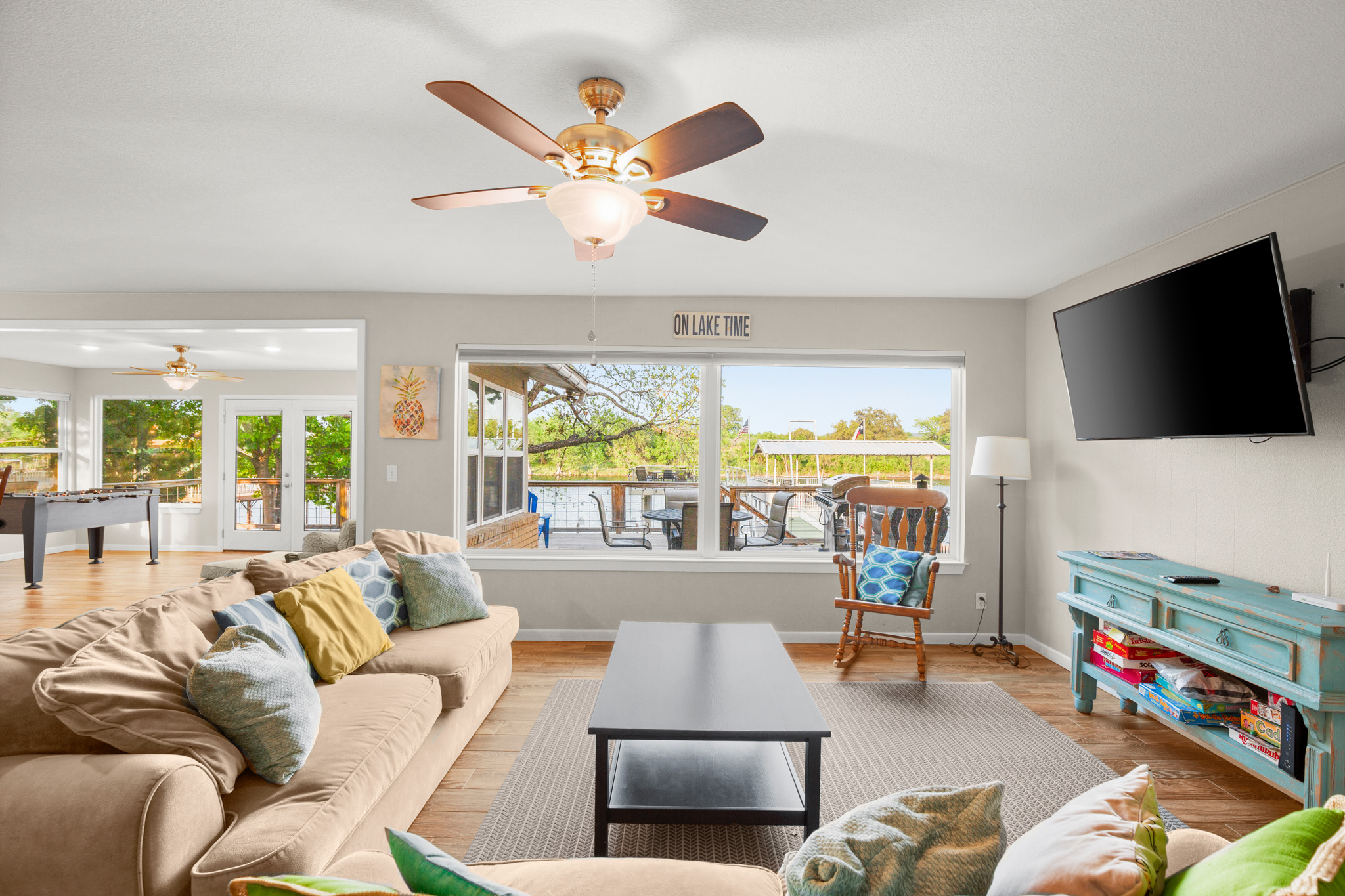 508 Riverside Drive Kingsland, TX 78639 - Photo 15 of 39 a living room with furniture and a flat screen tv