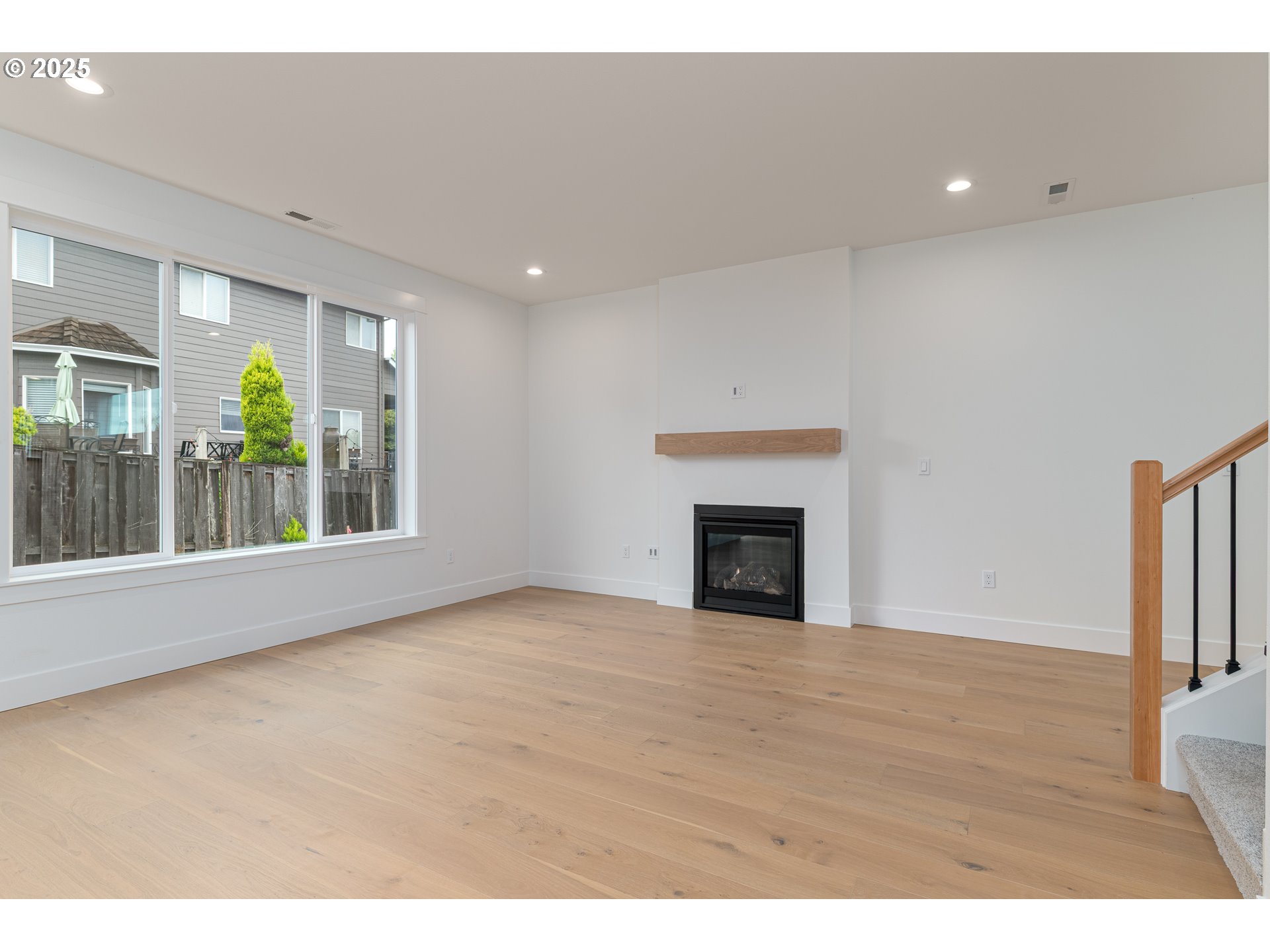 2263 Southwest Phyllis Place Gresham, OR 97080 - Photo 13 of 34 a view of an empty room with a window