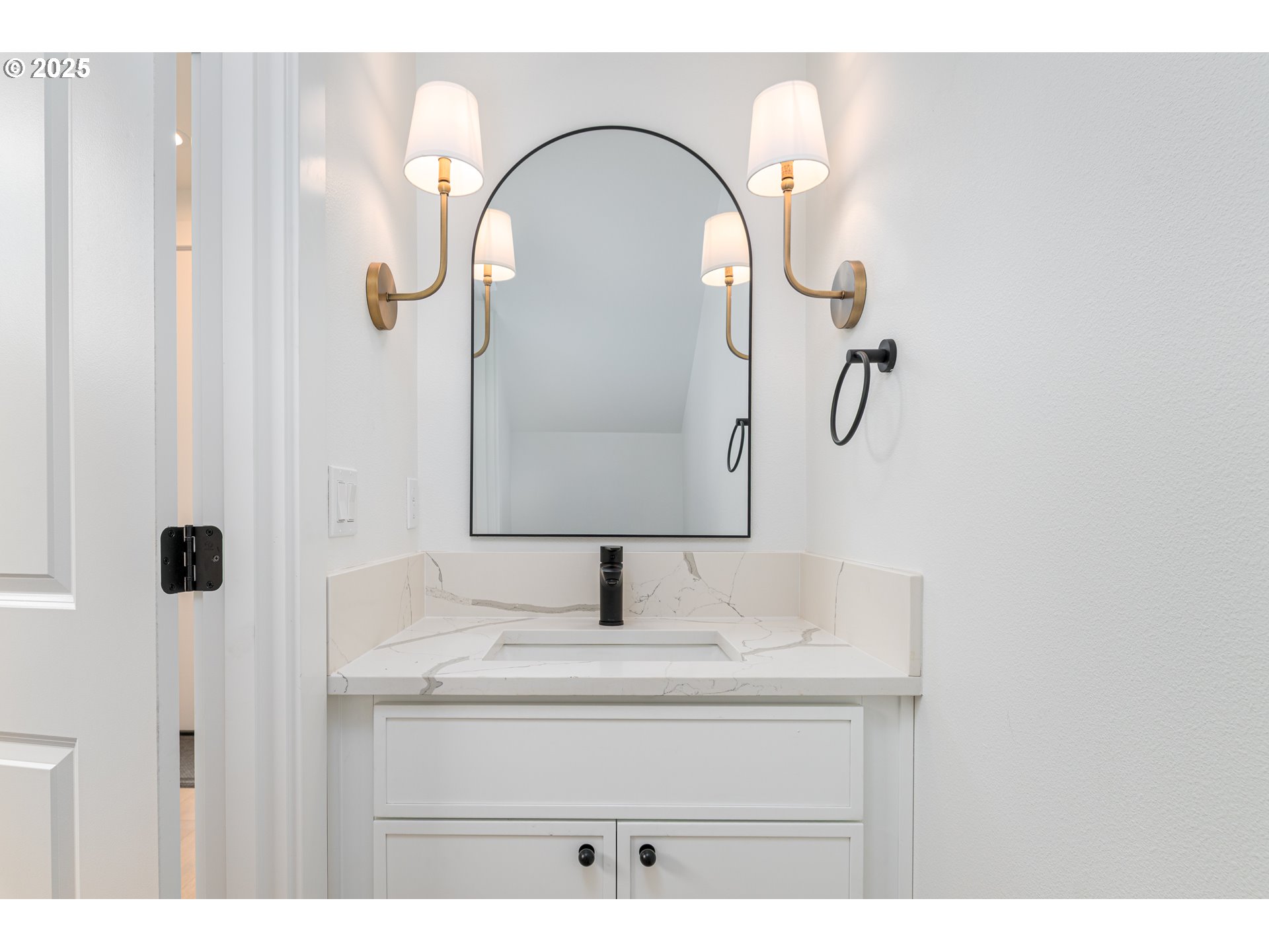 2263 Southwest Phyllis Place Gresham, OR 97080 - Photo 18 of 34 a bathroom with a sink and mirror