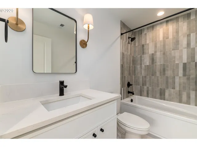 $649,900 | 2263 Southwest Phyllis Place, Gresham, OR 97080