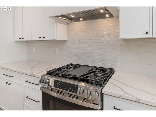 $649,900 | 2263 Southwest Phyllis Place, Gresham, OR 97080