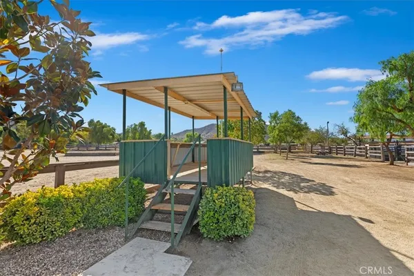 a view of a backyard and a yard