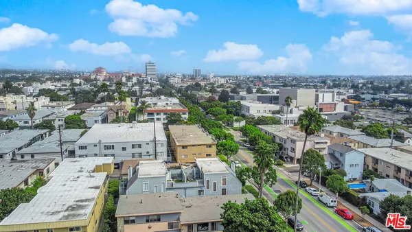 $5,980 | 1254 9th Street, Unit G, Santa Monica, CA 90401