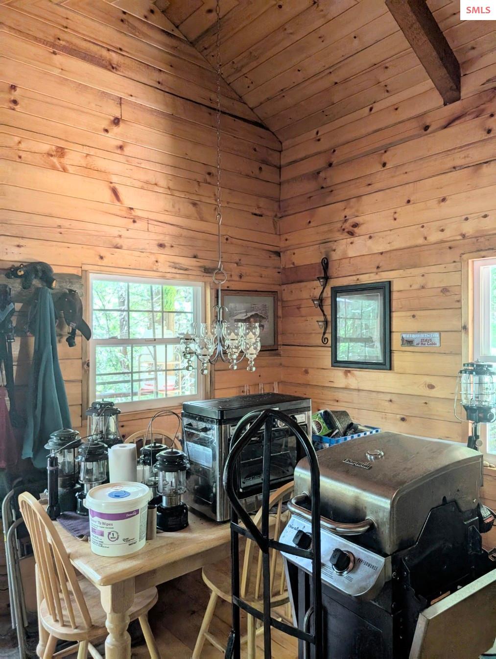 1628 Morris Road Naples, ID 83847 - Photo 6 of 37 Gallery Image 6