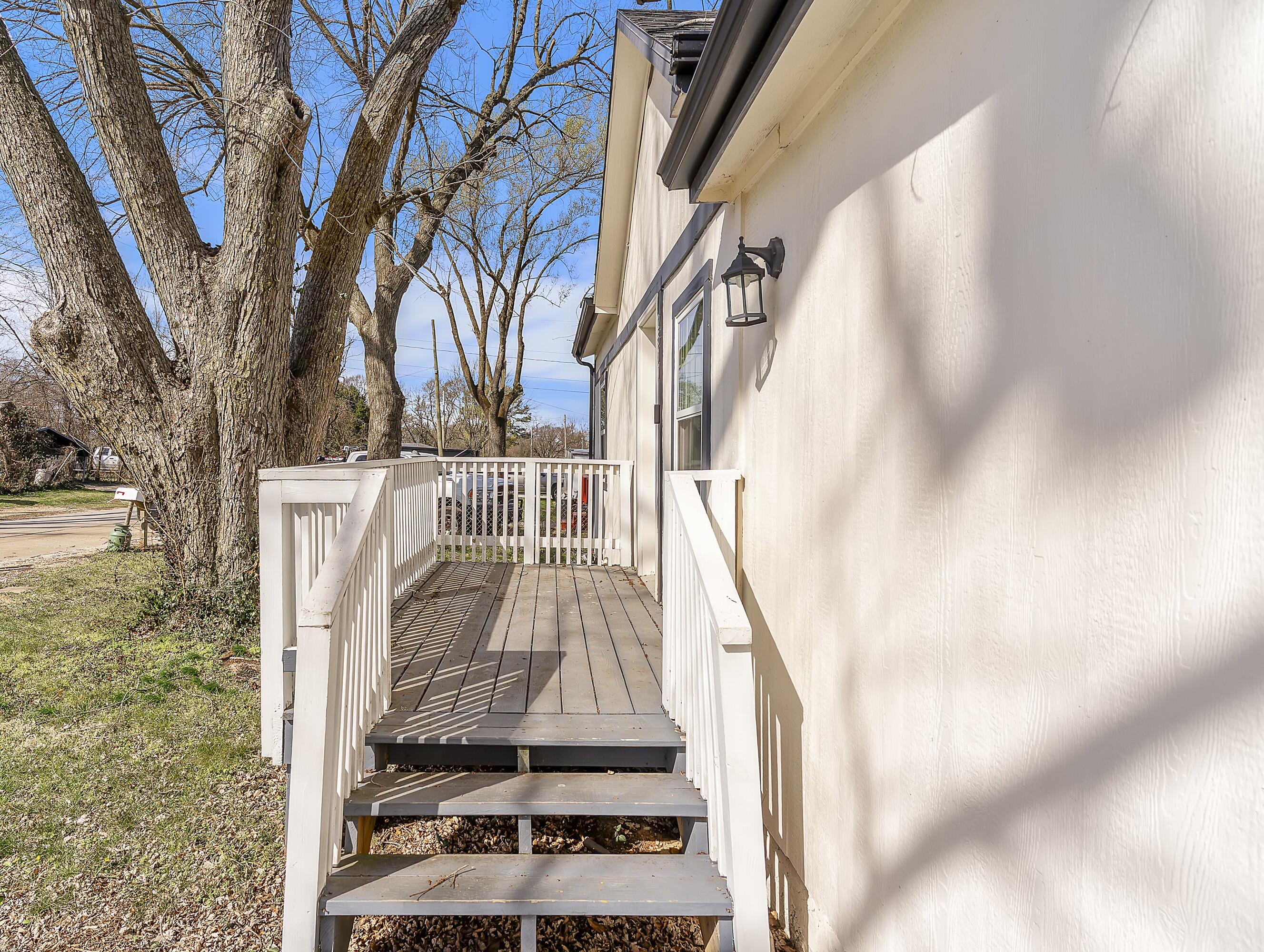 2517 W Phelps-4