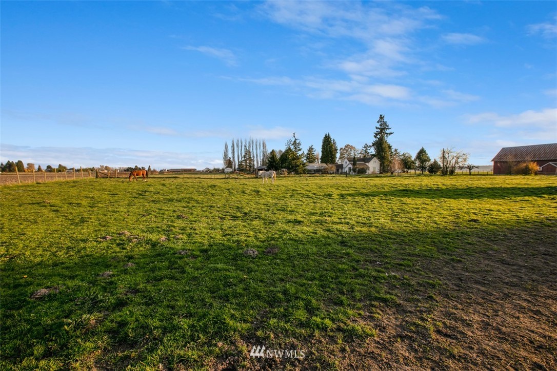 16573 Beaver Marsh Road Mount Vernon, WA 98273 - Photo 8 of 30 a view of a city