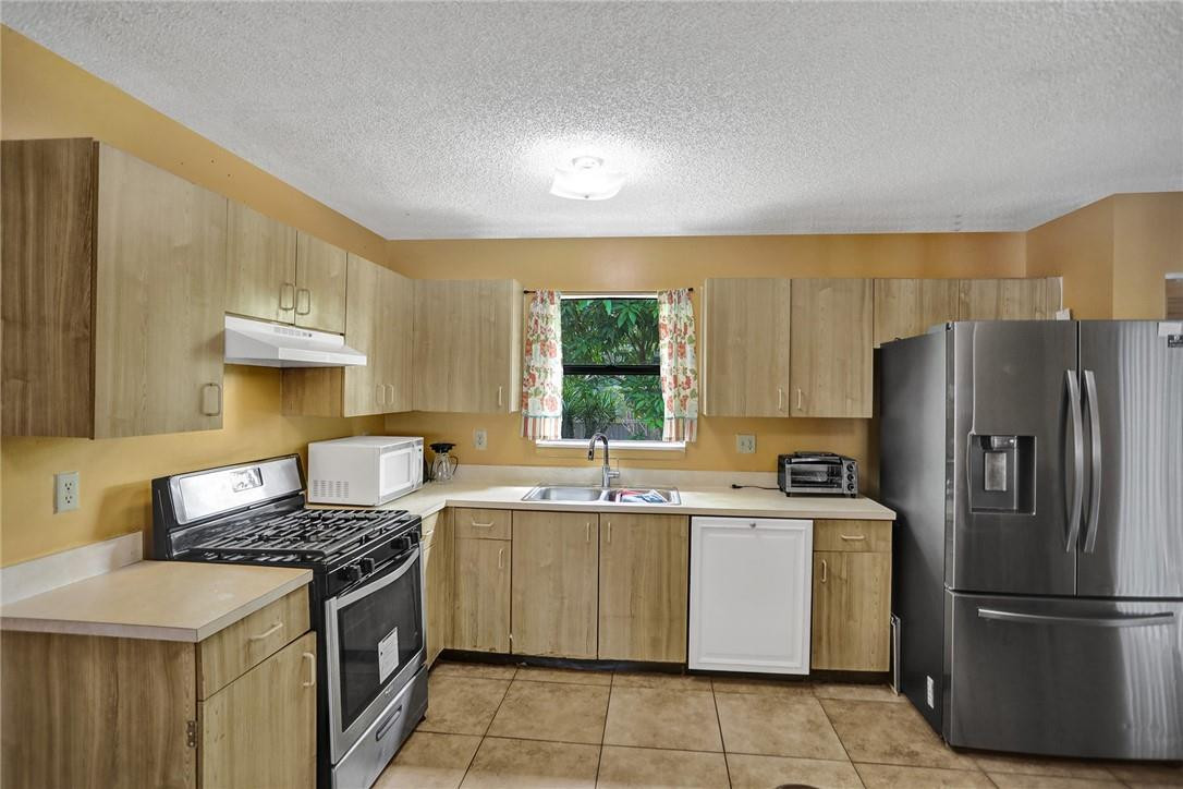 5972 Triphammer Road Lake Worth, FL 33463 - Photo 10 of 26 KITCHEN