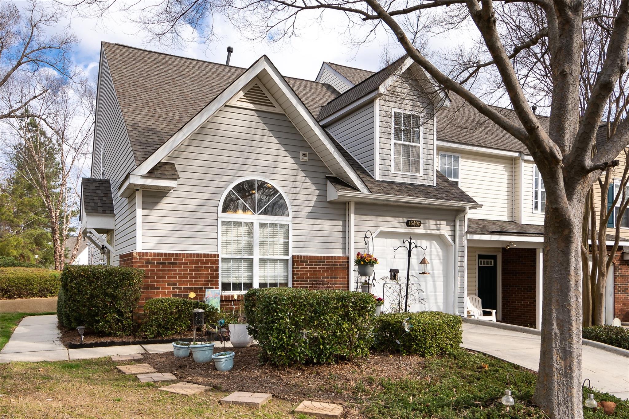16807 Timber Crossing Road Charlotte, NC 28213 - Photo 2 of 24